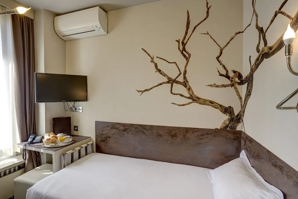 Hotel Vivaldi Puteaux 3*,