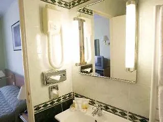 Hotel Vivaldi Puteaux 3*,